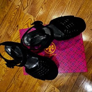 Tory Burch Black Heels Elegant Design